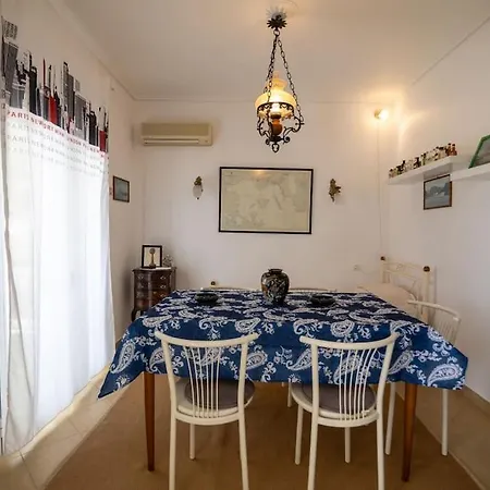 Vakantiehuis Manos House Salamina *