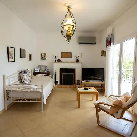 Manos House Salamina