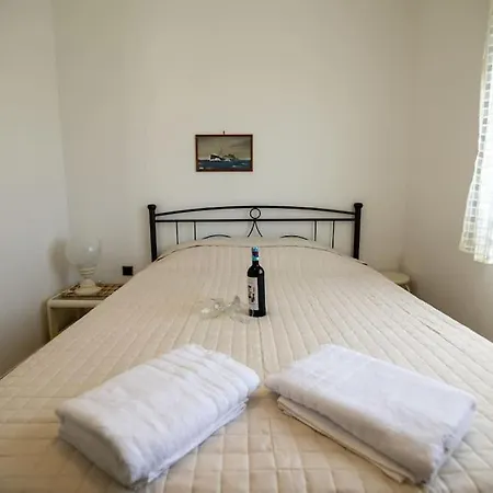 Manos House Salamina Casa de Férias *