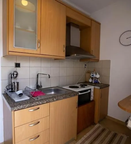 Manos House Salamina Vakantiehuis *