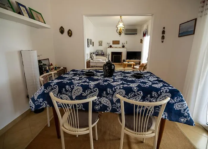 Manos House Salamina * Kanakia