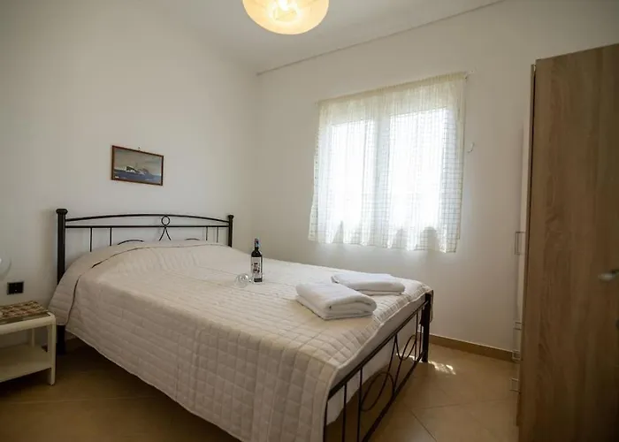 Manos House Salamina Vakantiehuis *