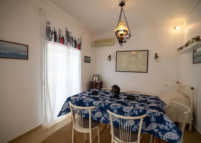 Manos House Salamina Kanakia