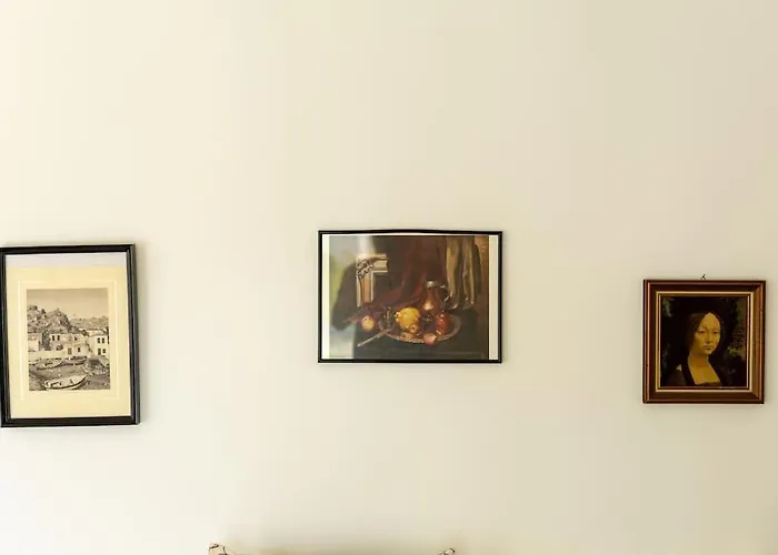 Manos House Salamina * Kanakia