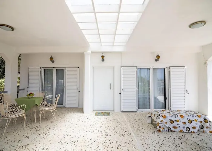 Vakantiehuis Manos House Salamina *